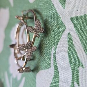 Vintage Y2k Gold Tone Rhinestone Butterfly Hoop Earrings 💫